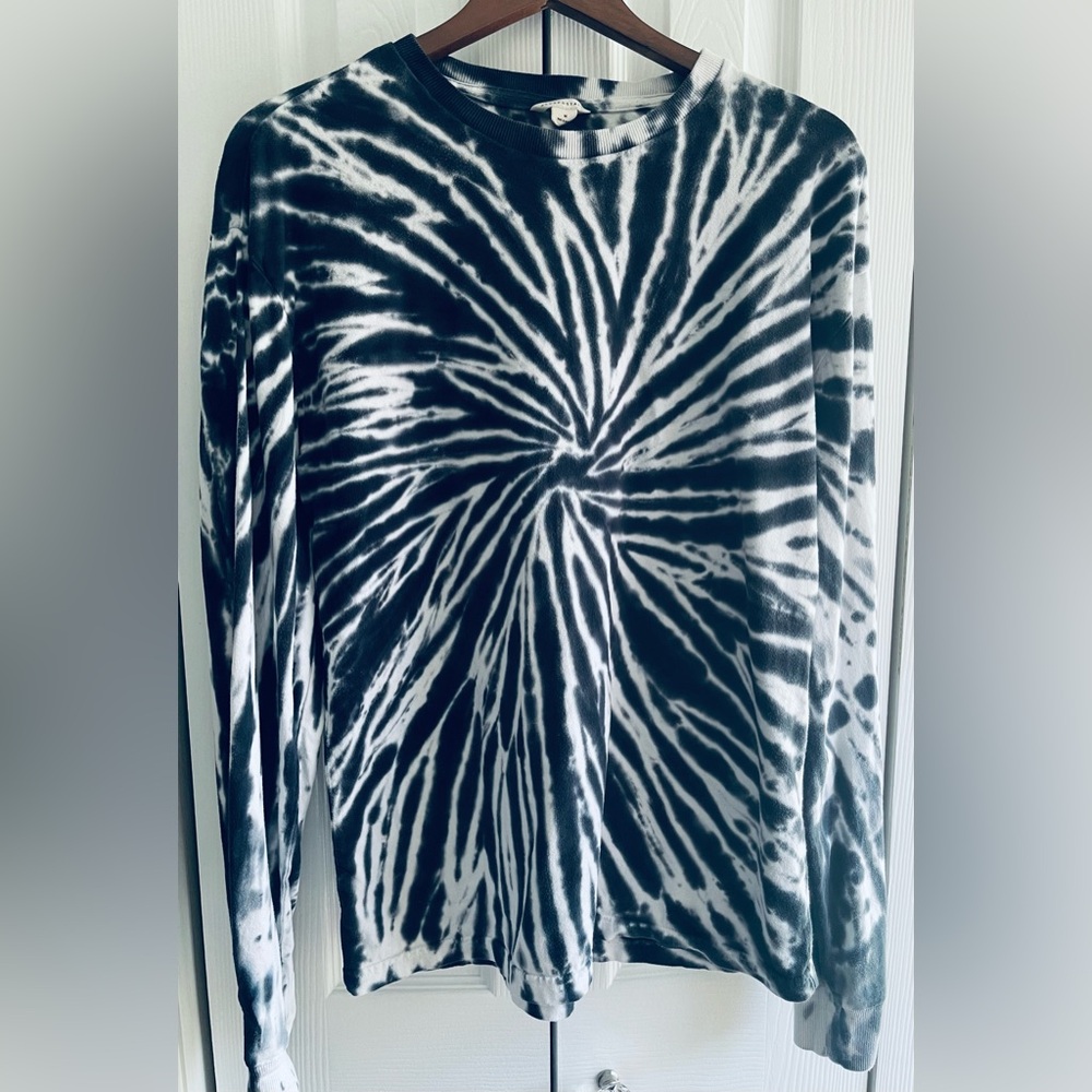 Aeropostale Tye-dye, seriously soft long sleeve top!
